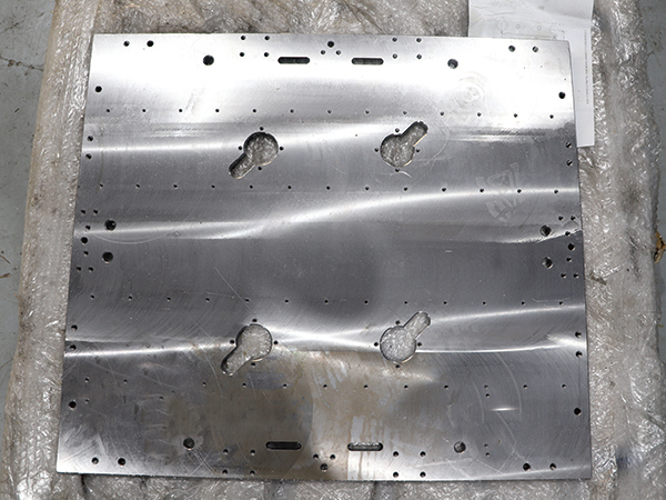 龍(long)門銑床加工(gong)